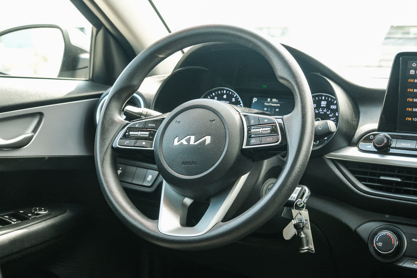 Thumbnail: 2024 Kia Forte - 17