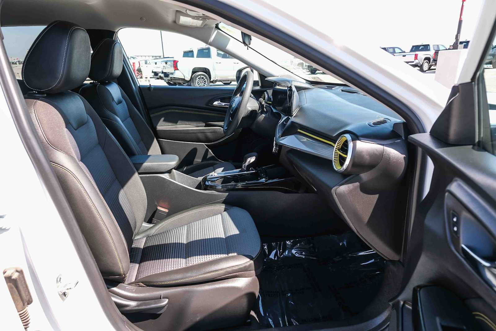 Thumbnail: 2025 Chevrolet Trax - 18