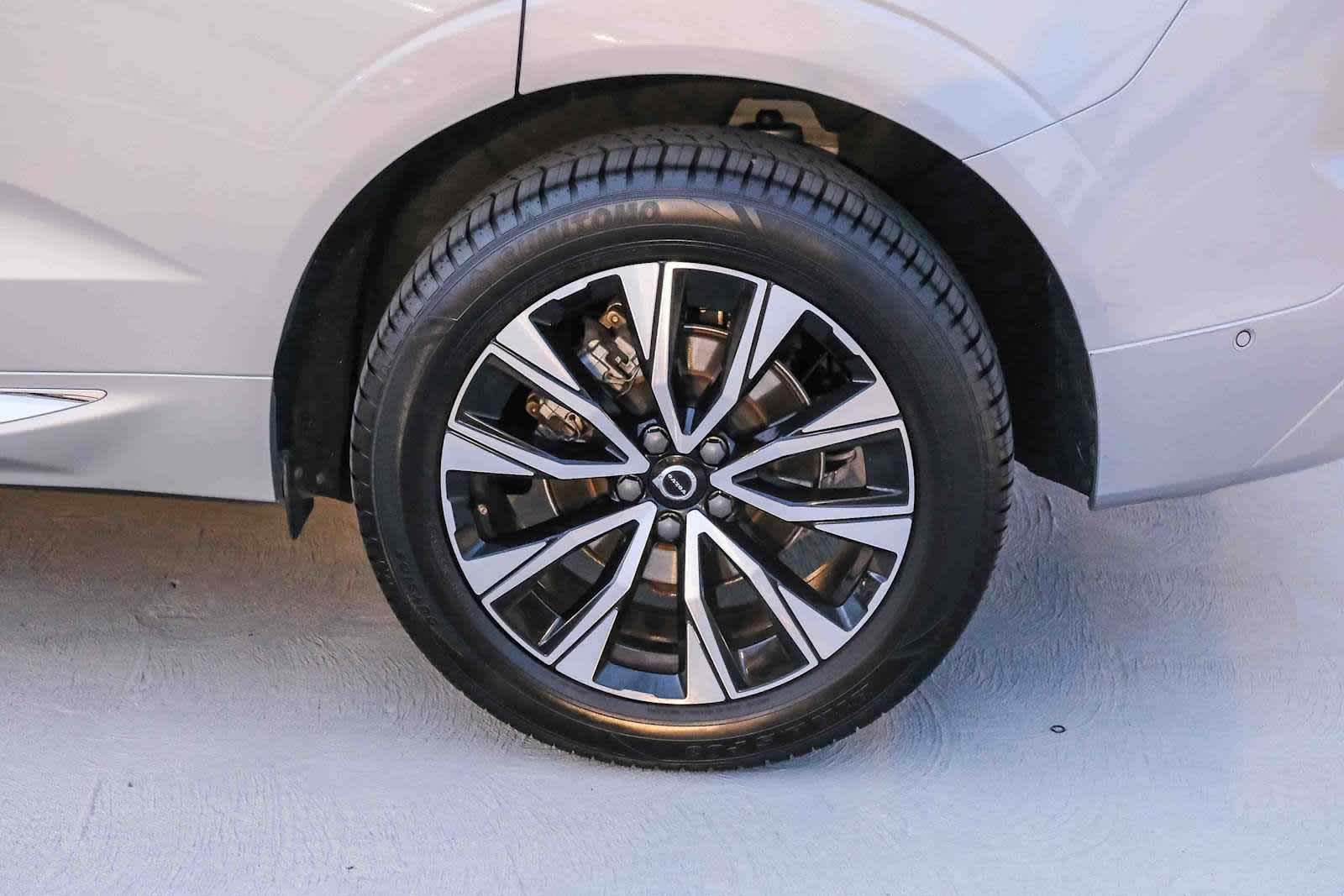 Thumbnail: 2023 Volvo XC60 - 10