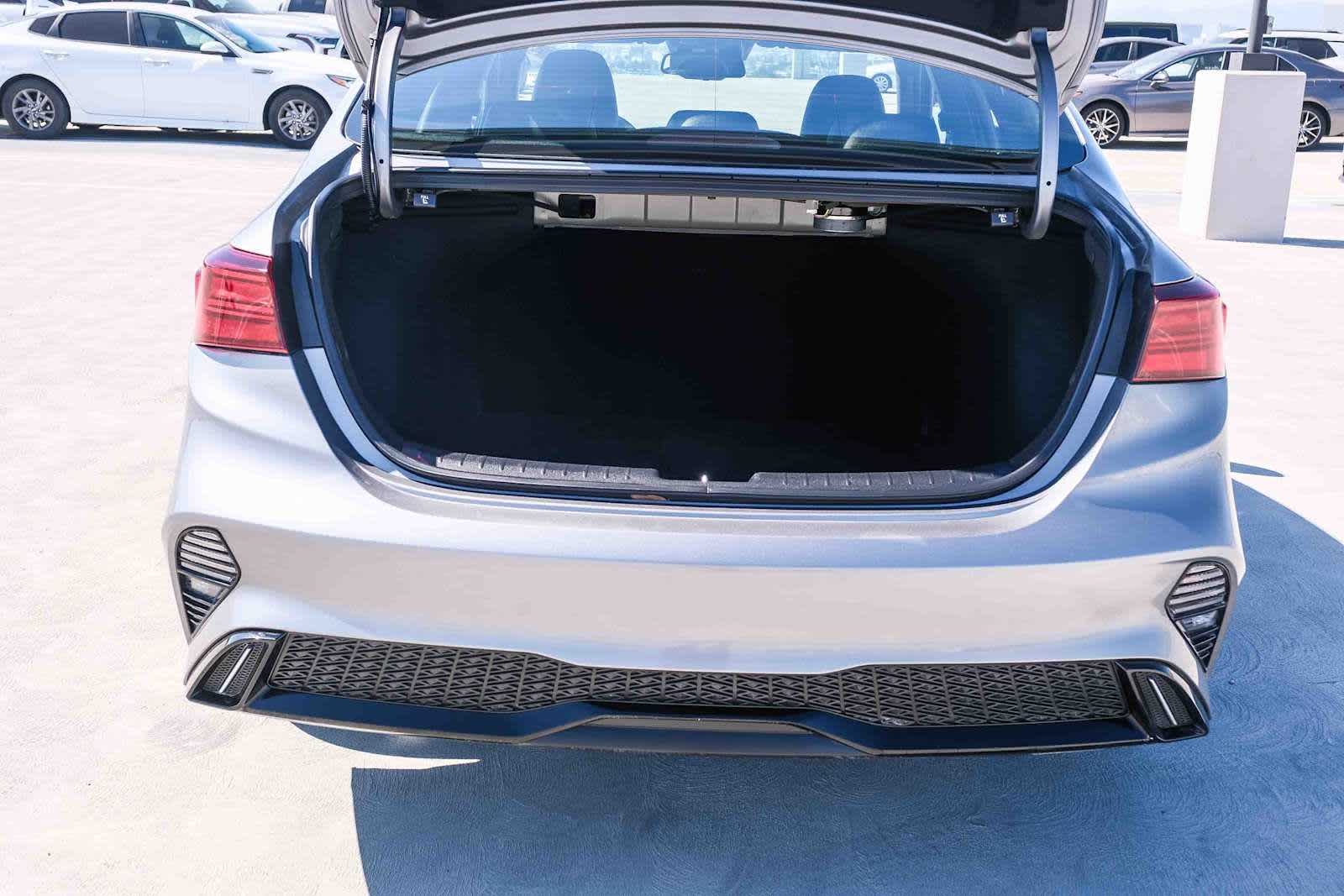 Thumbnail: 2023 Kia Forte - 27