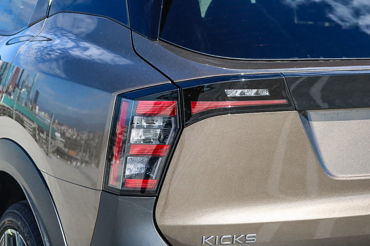 Thumbnail: 2026 Nissan Kicks - 9