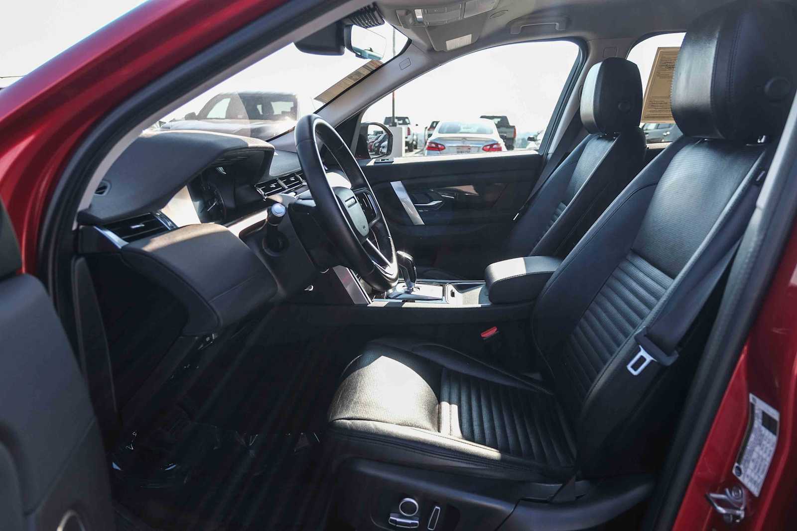 Thumbnail: 2021 Land Rover Discovery Sport - 19