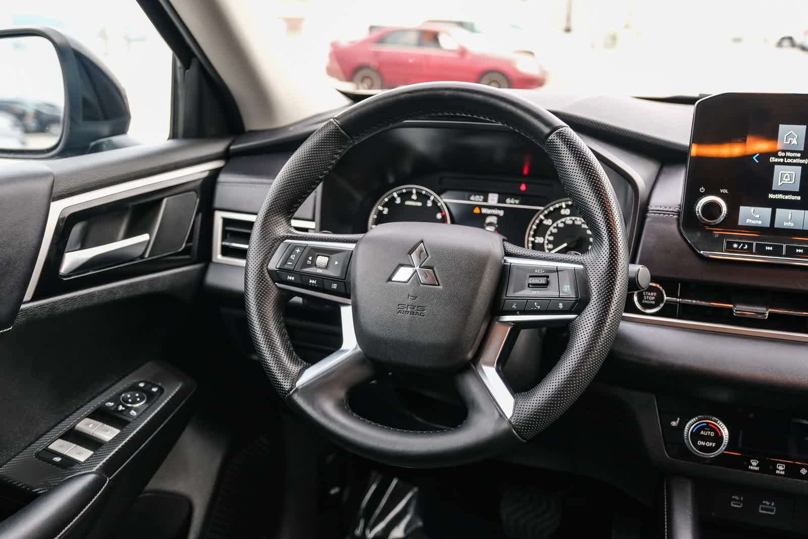 Thumbnail: 2024 Mitsubishi Outlander - 17