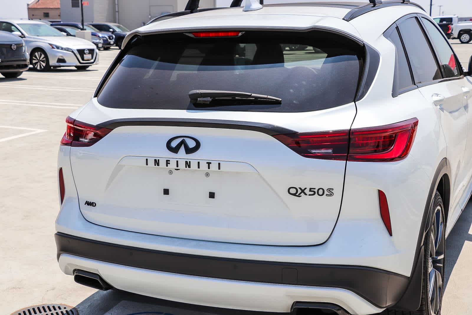 Thumbnail: 2025 INFINITI QX50 - 9