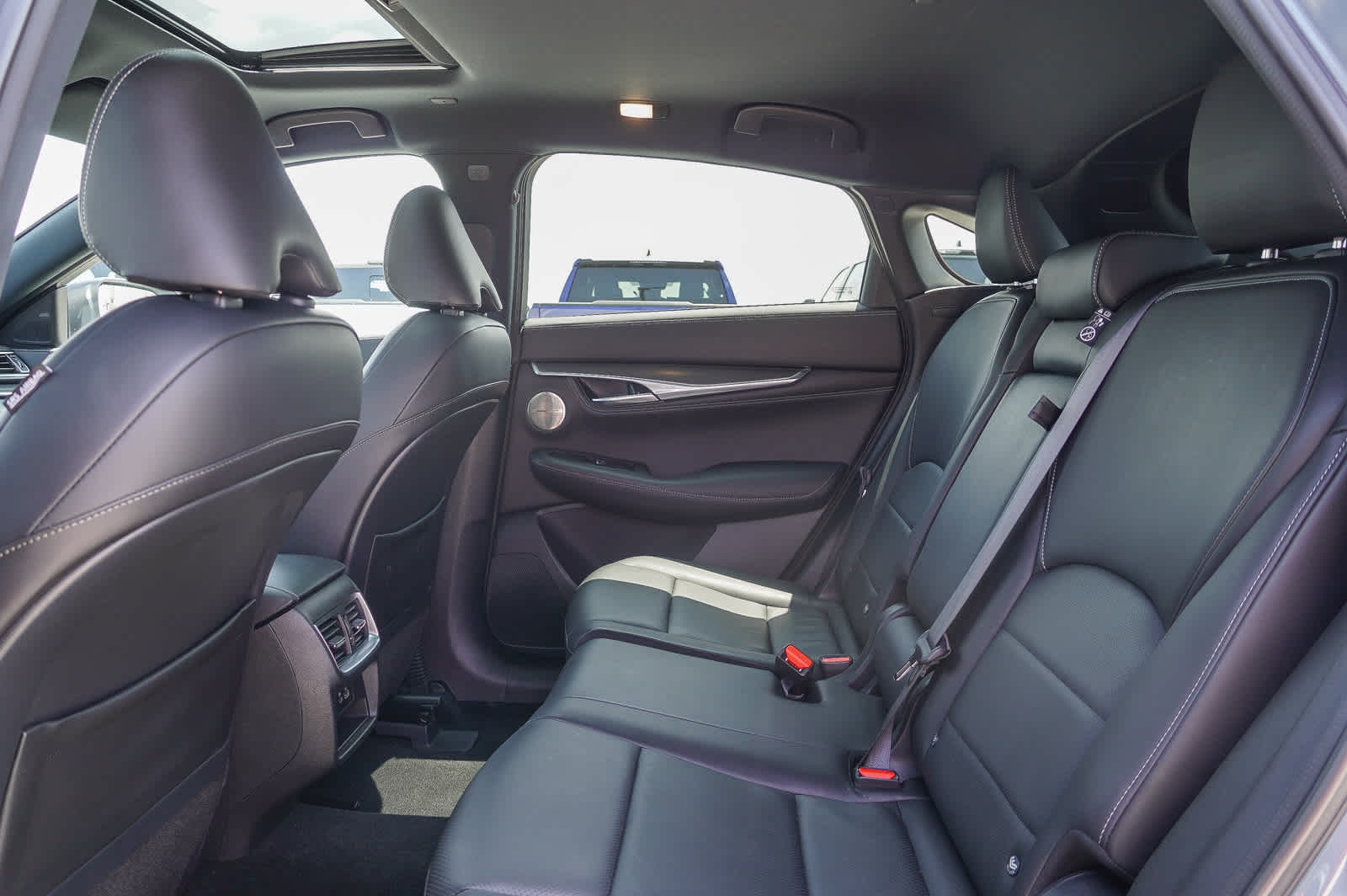 Thumbnail: 2024 INFINITI QX55 - 17