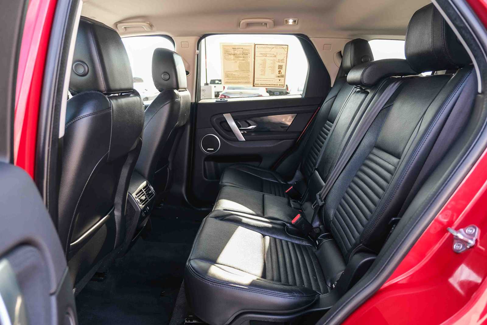 Thumbnail: 2021 Land Rover Discovery Sport - 18