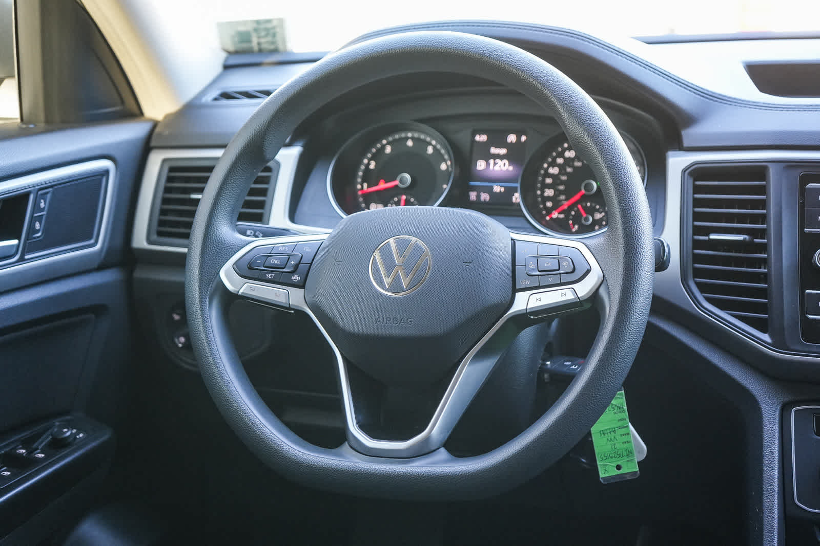 Thumbnail: 2021 Volkswagen Atlas - 14