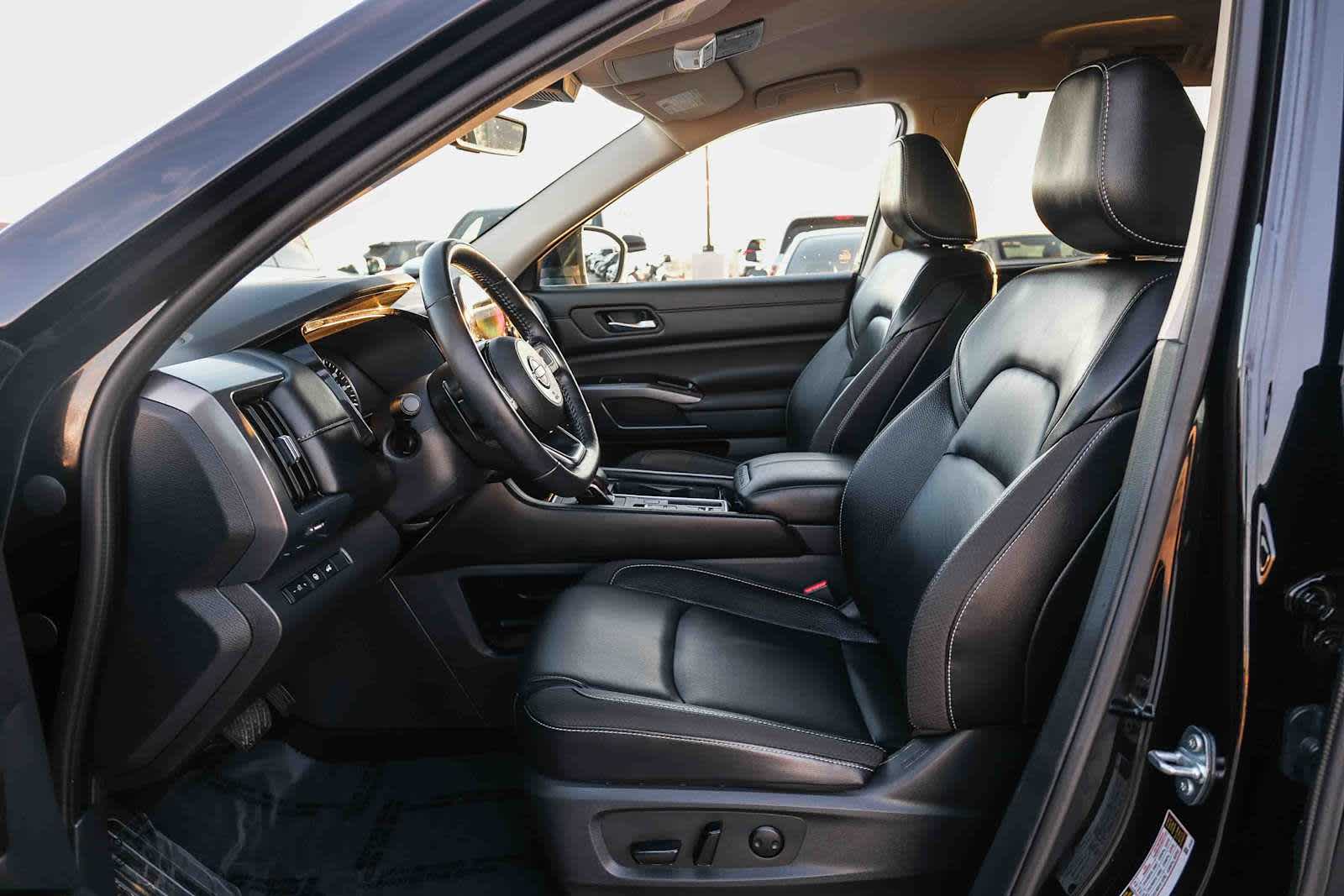 Thumbnail: 2025 Nissan Pathfinder - 17