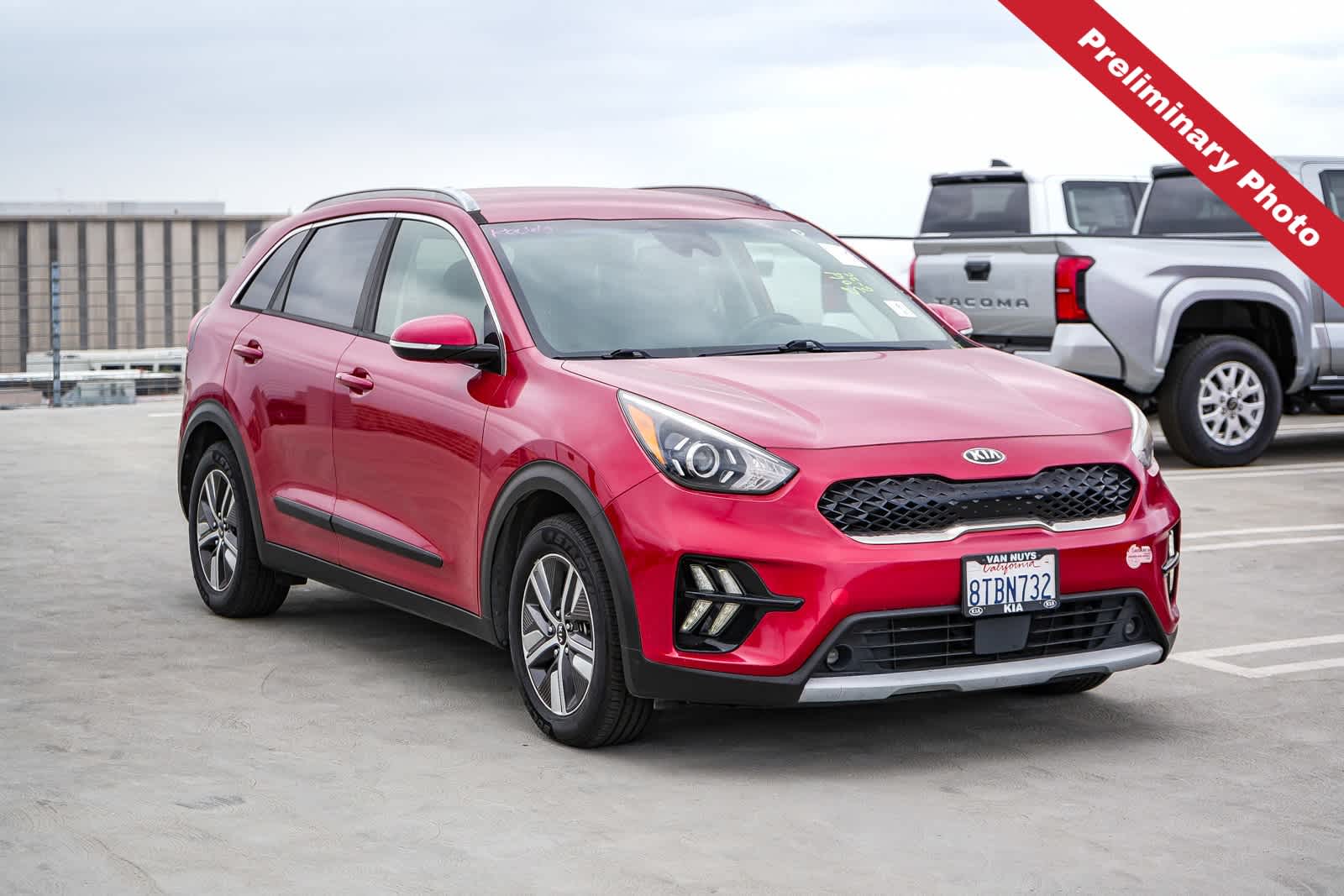 Thumbnail: 2020 Kia Niro - 3