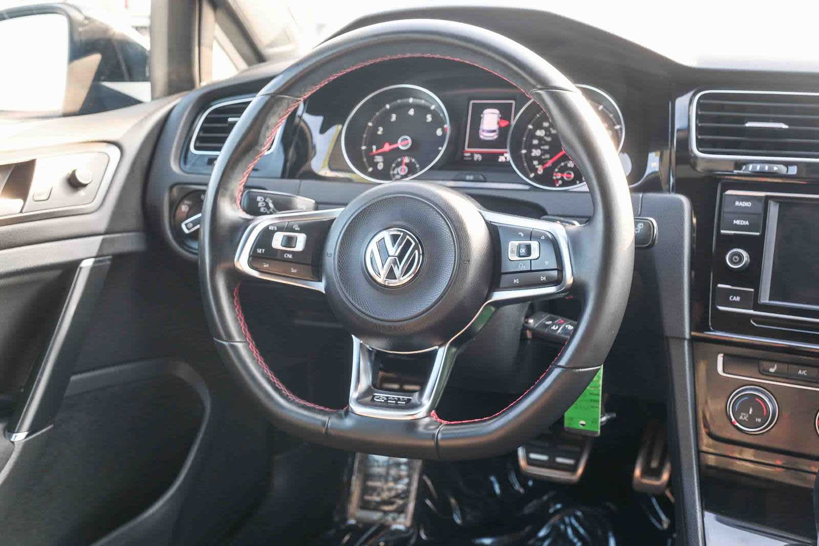 Thumbnail: 2018 Volkswagen Golf - 16