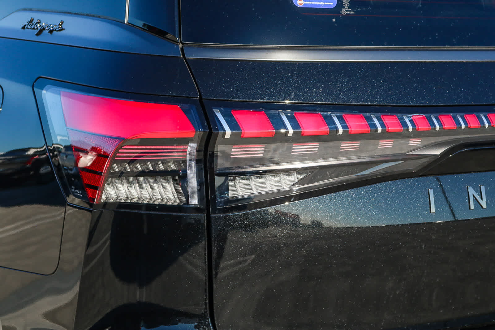 Thumbnail: 2026 INFINITI QX80 - 9