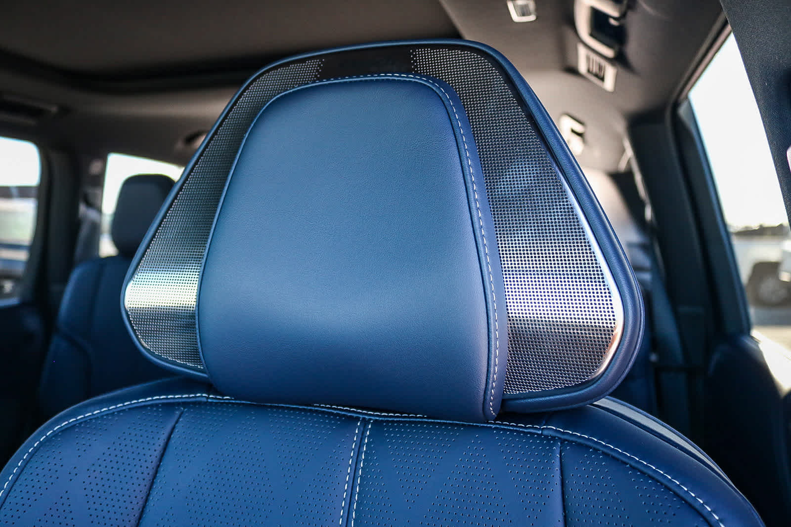 Thumbnail: 2026 INFINITI QX80 - 29