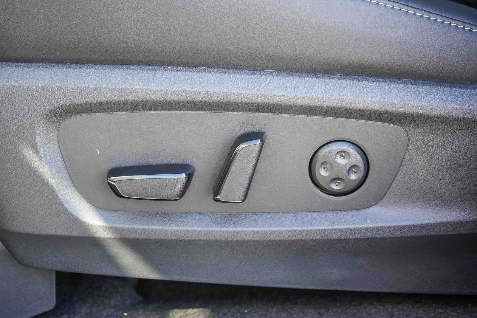 Thumbnail: 2026 INFINITI QX60 - 22