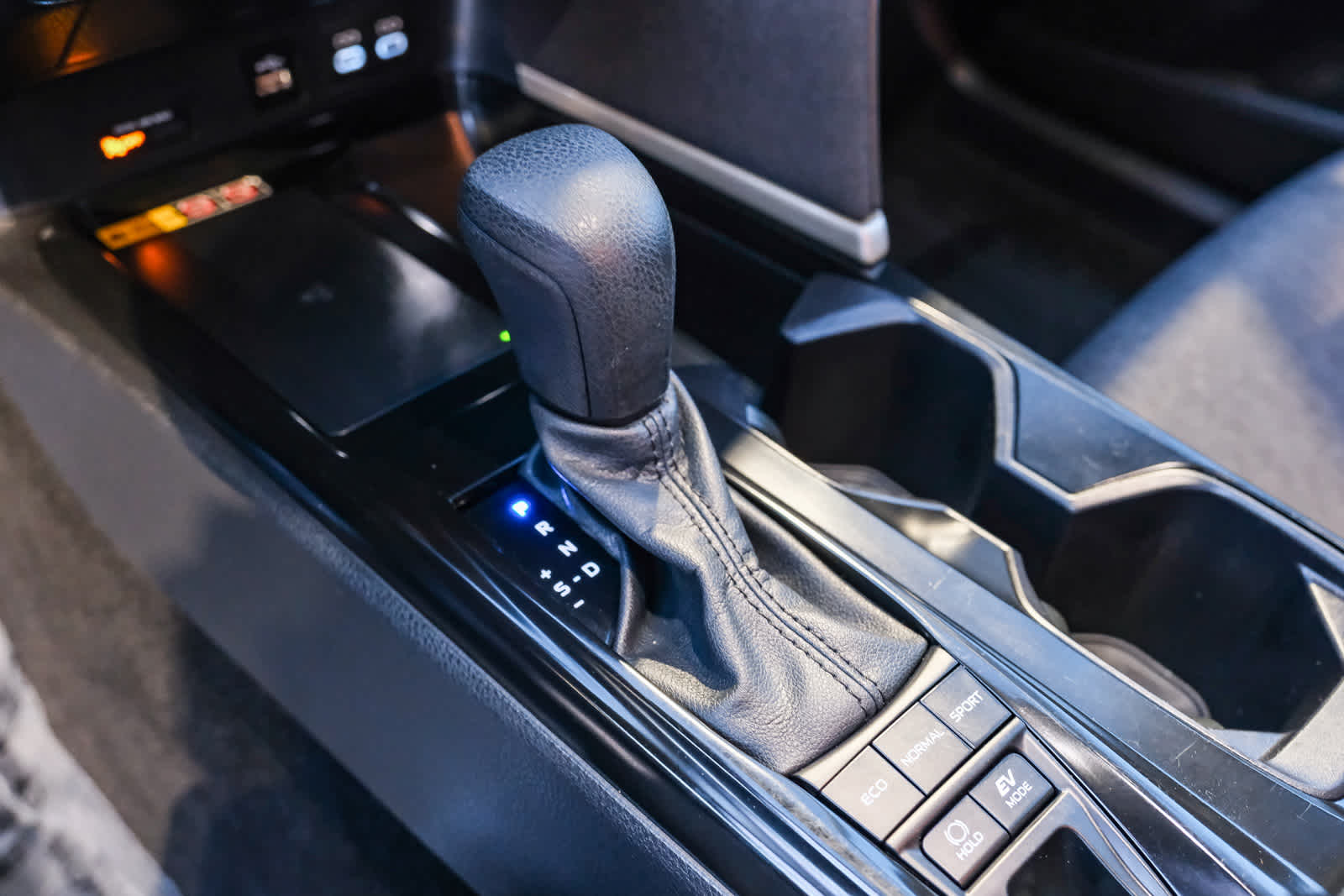 Thumbnail: 2025 Toyota Camry - 16