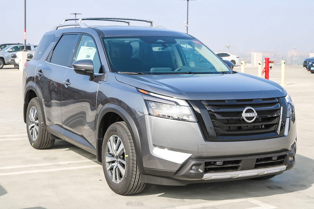New 2025 Nissan Pathfinder SL SUV