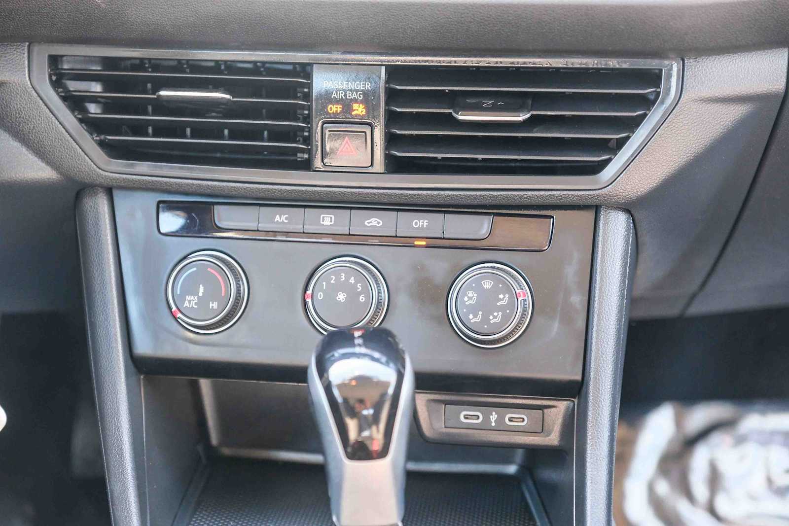 Thumbnail: 2024 Volkswagen Jetta - 15