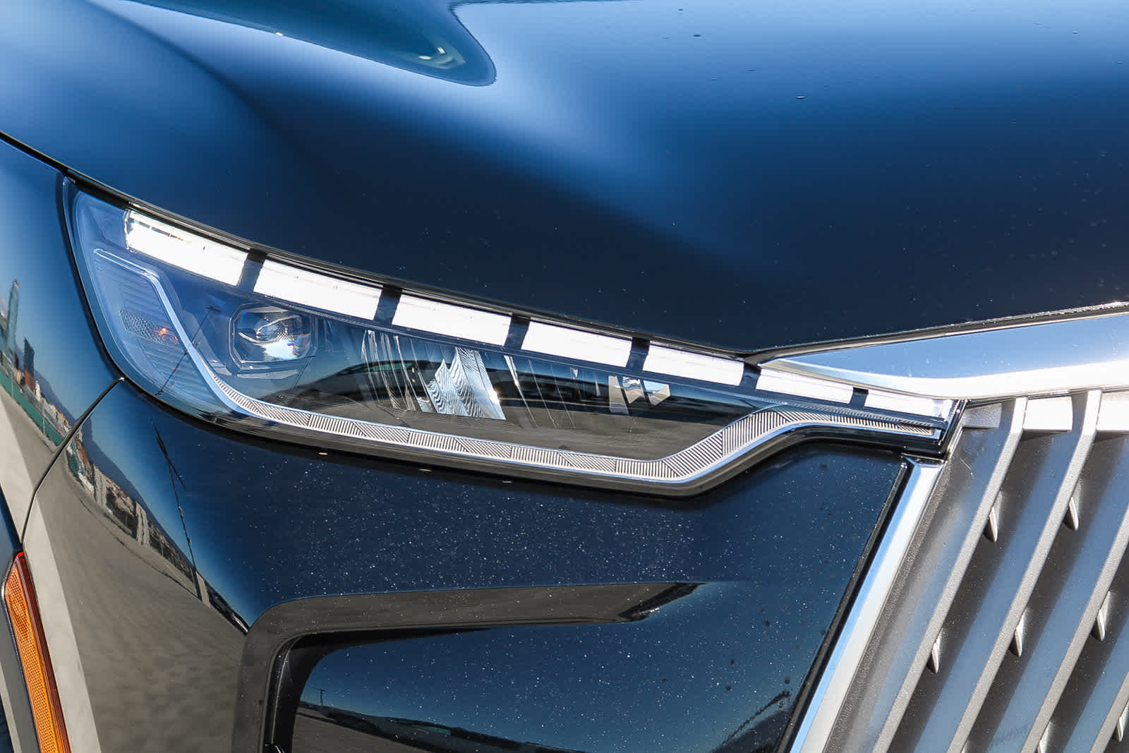 Thumbnail: 2026 INFINITI QX60 - 4