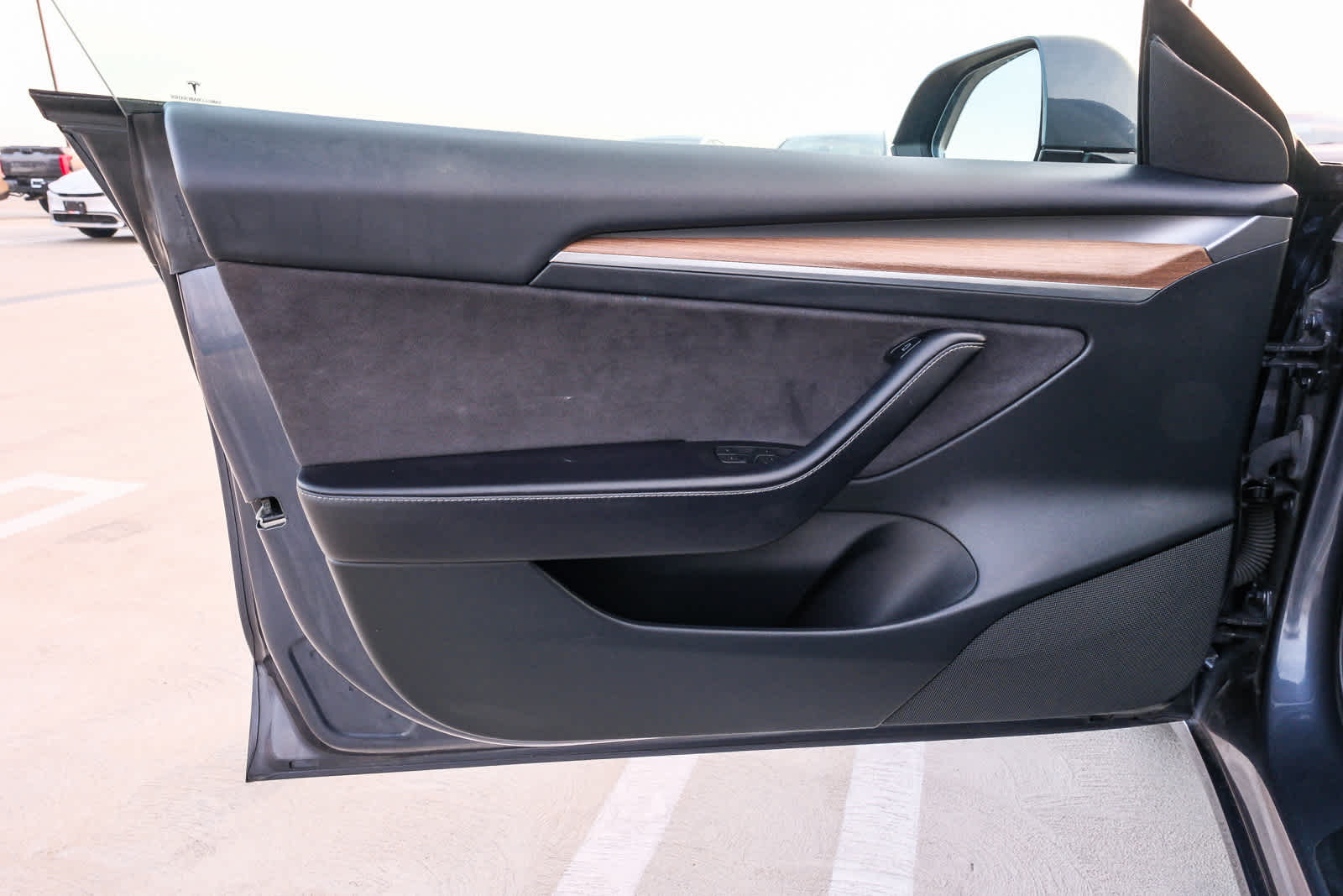 Thumbnail: 2023 Tesla Model 3 - 20