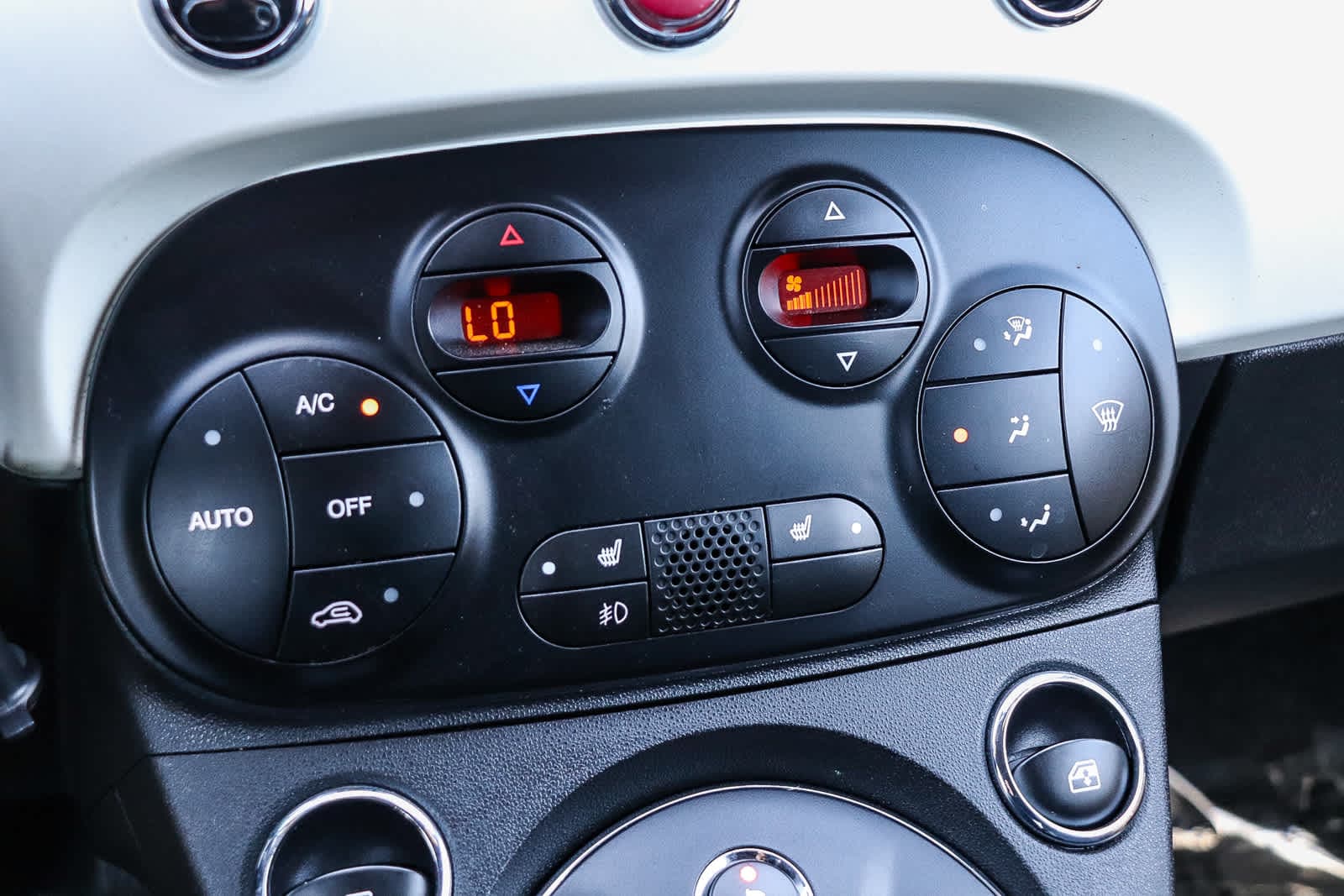 Thumbnail: 2016 Fiat 500e - 22