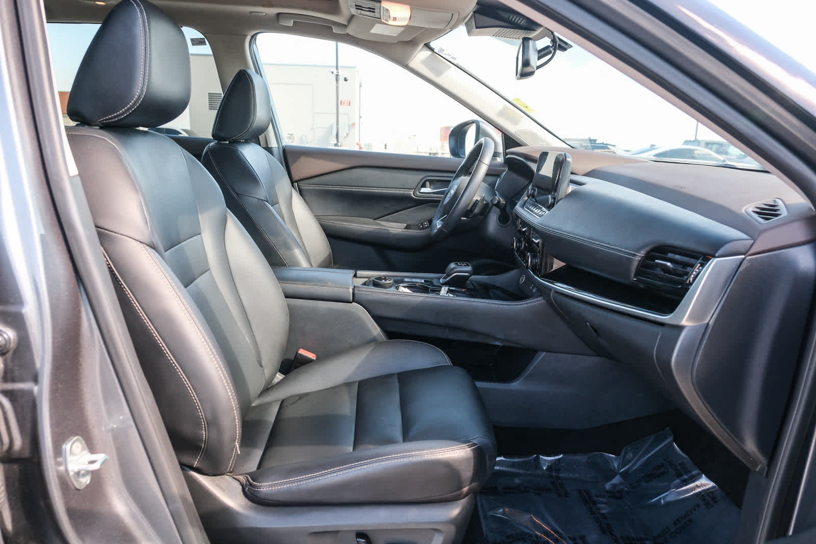 Thumbnail: 2023 Nissan Rogue - 17