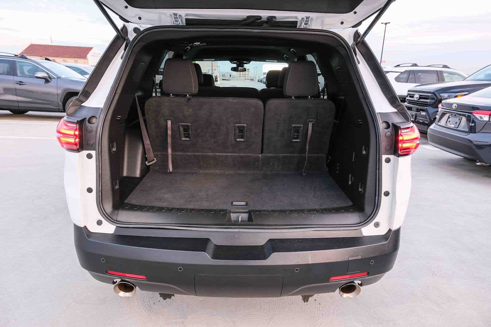 Thumbnail: 2023 Chevrolet Traverse - 28