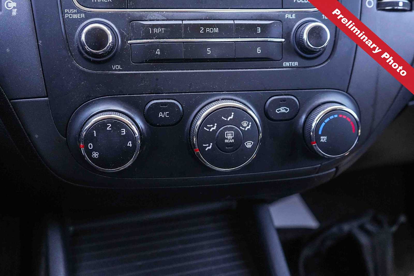 Thumbnail: 2016 Kia Forte - 16