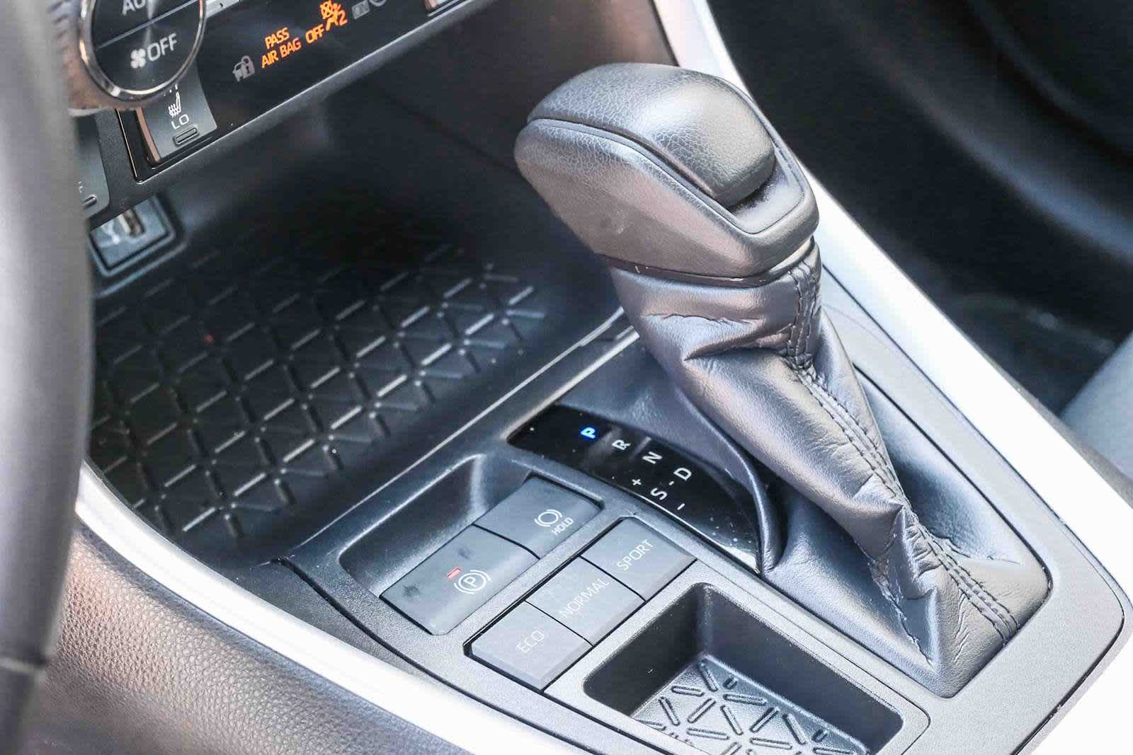 Thumbnail: 2025 Toyota RAV4 - 19