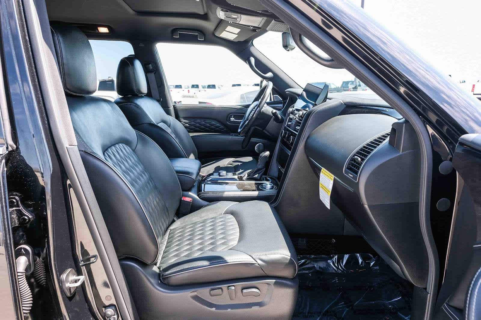 Thumbnail: 2024 INFINITI QX80 - 17