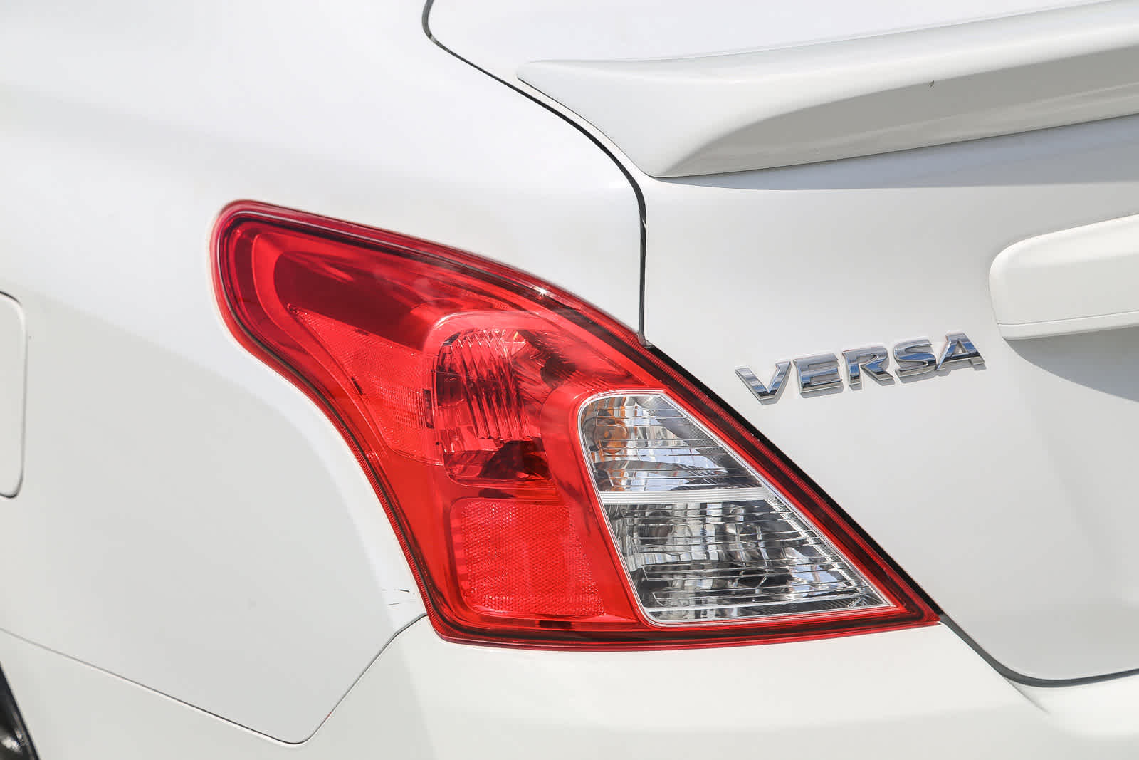 2019 Nissan Versa 1.6 SV 9