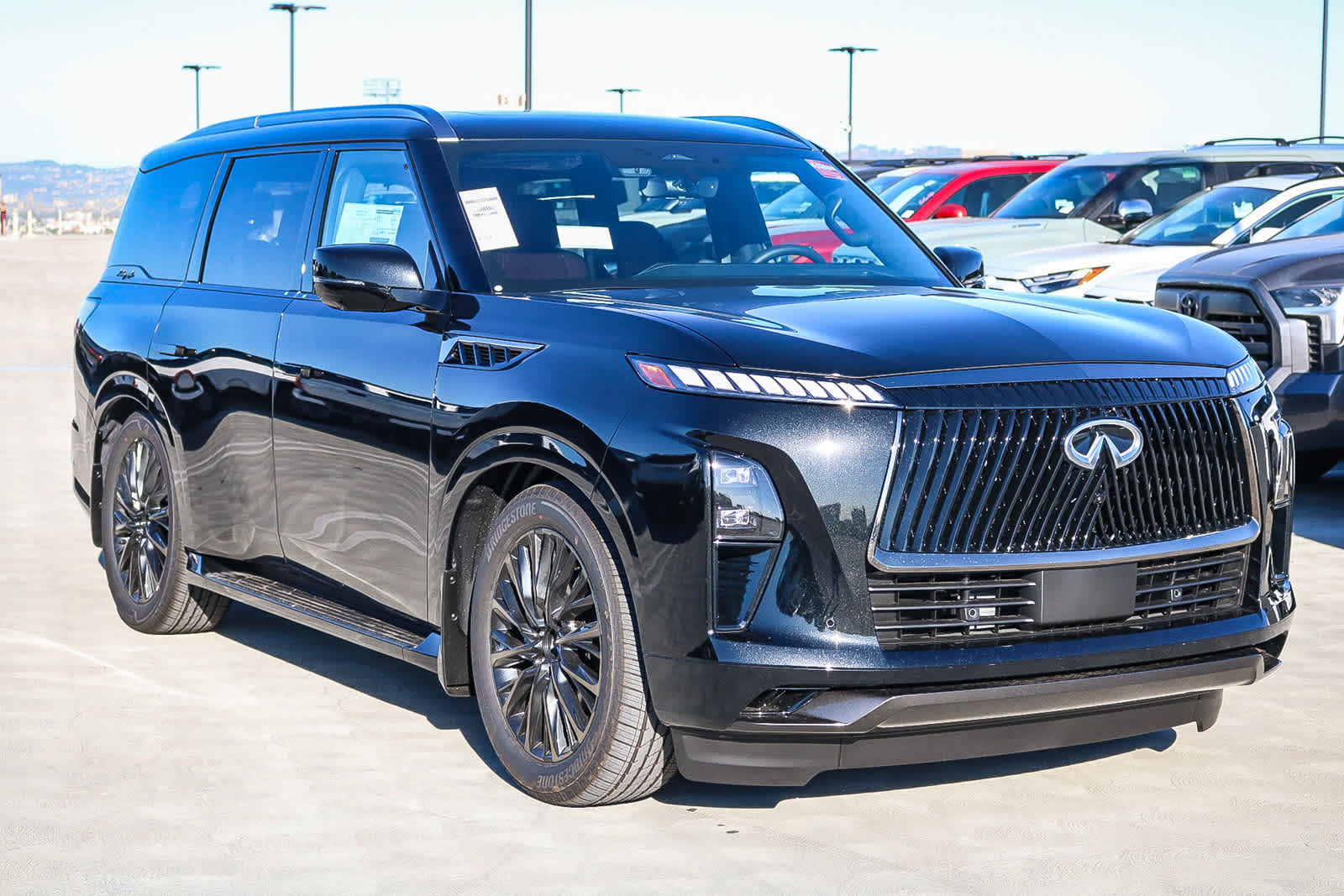 Thumbnail: 2026 INFINITI QX80 - 3