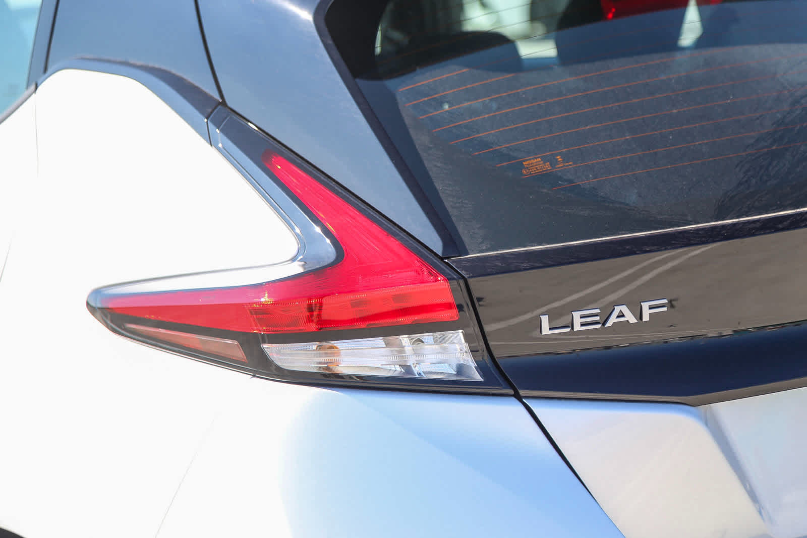 Thumbnail: 2025 Nissan Leaf - 9