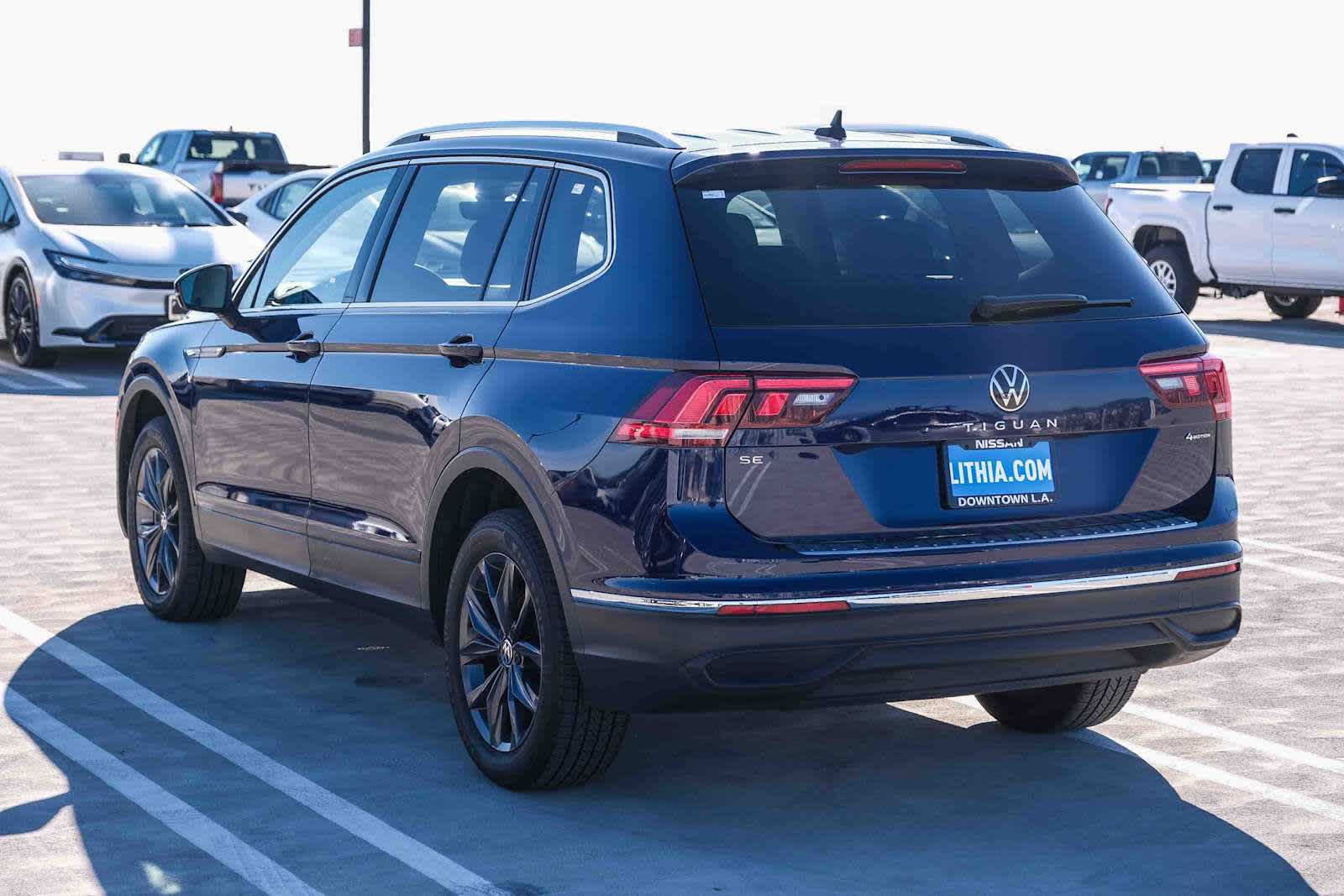 Thumbnail: 2022 Volkswagen Tiguan - 6