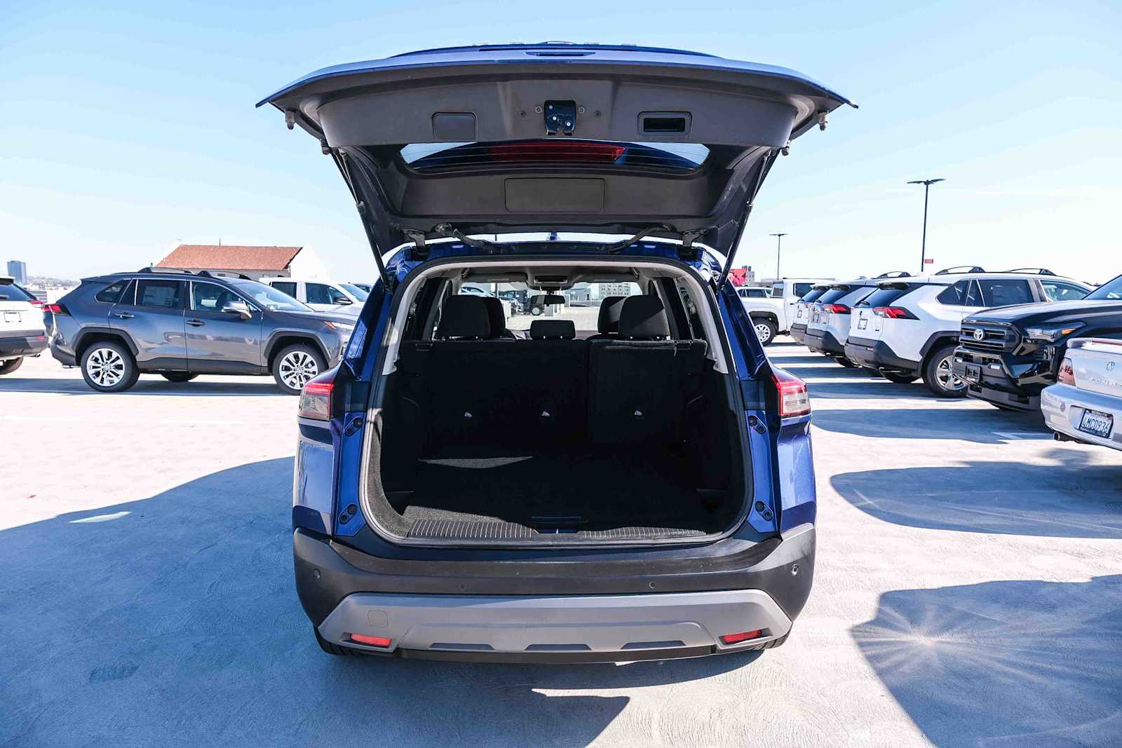 Thumbnail: 2023 Nissan Rogue - 22