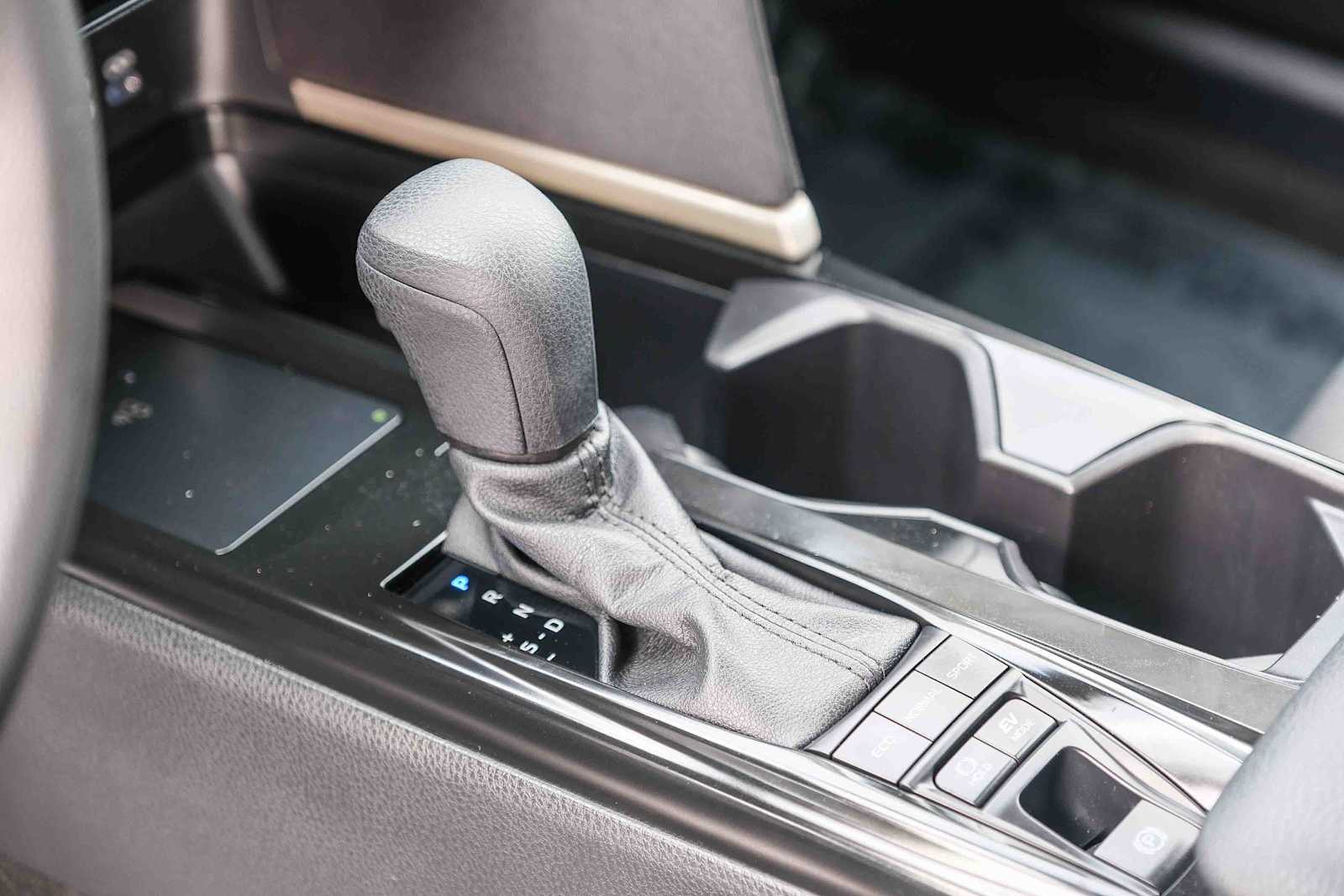 Thumbnail: 2025 Toyota Camry - 20