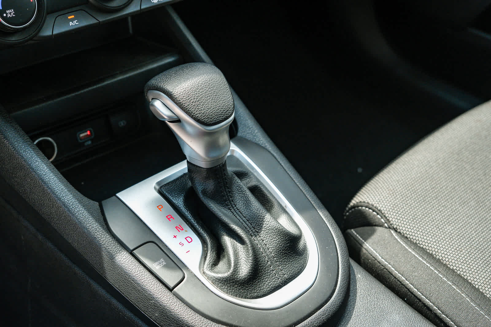 Thumbnail: 2024 Kia Forte - 21