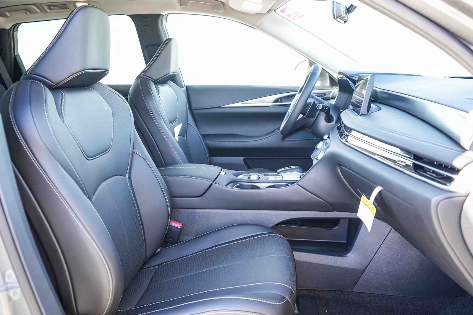 Thumbnail: 2026 INFINITI QX60 - 18