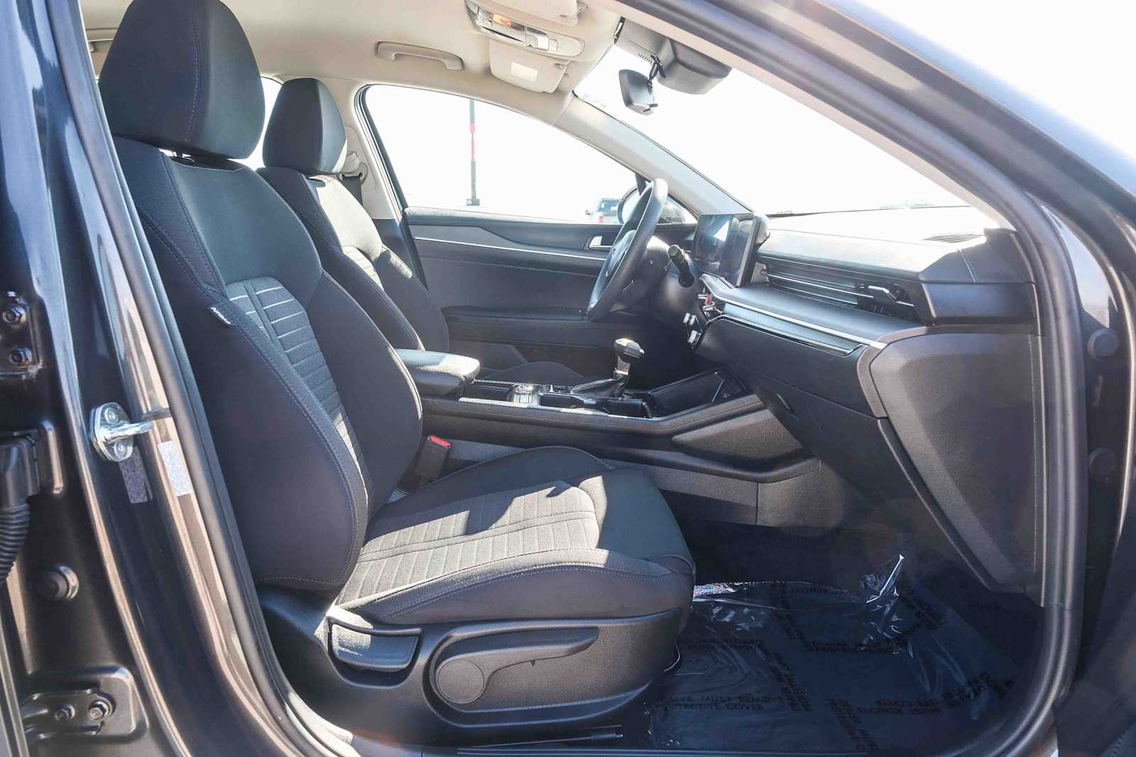 Thumbnail: 2025 Kia K5 - 17