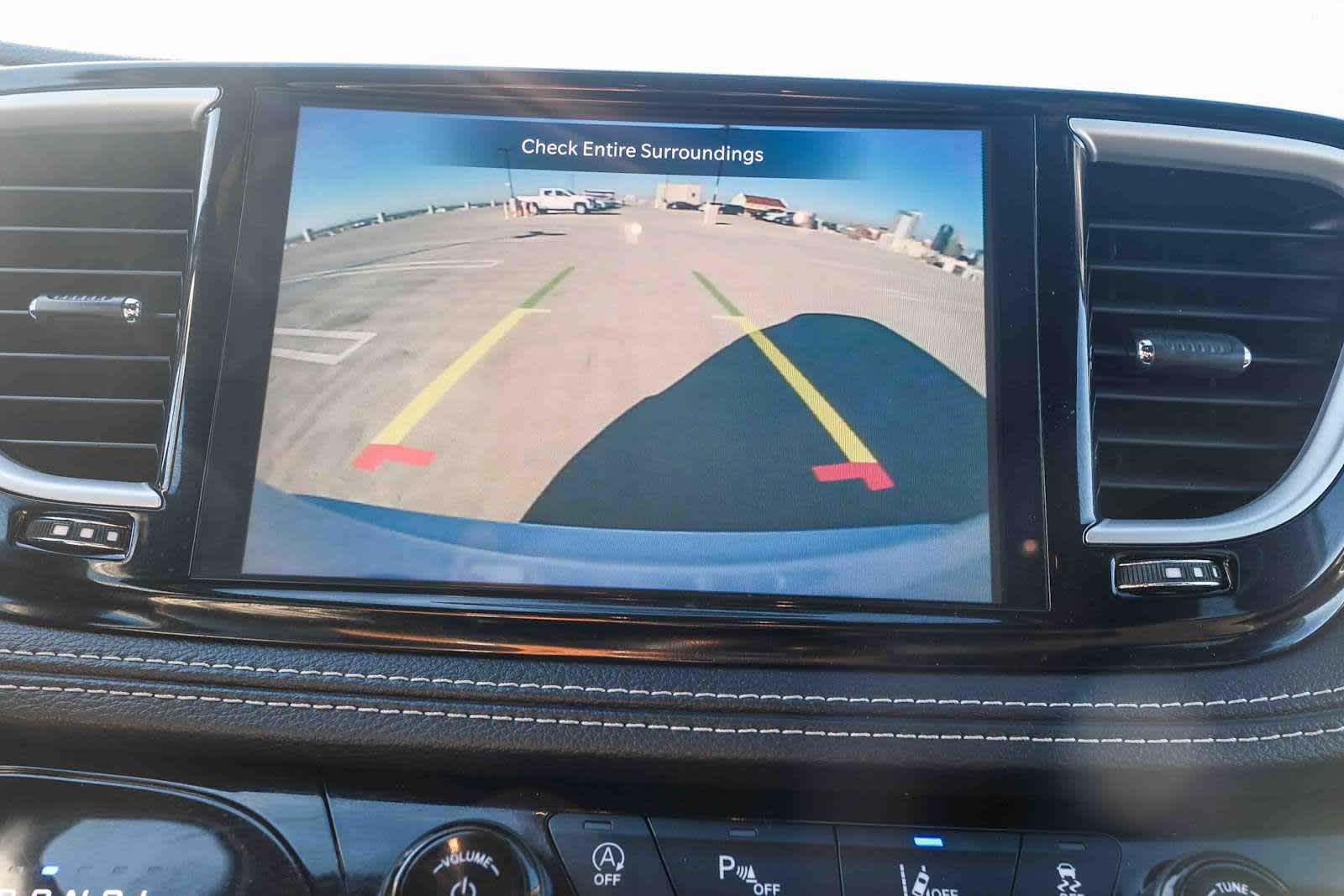 Thumbnail: 2024 Chrysler Pacifica - 24