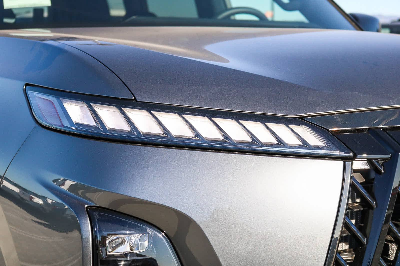 Thumbnail: 2026 INFINITI QX80 - 4