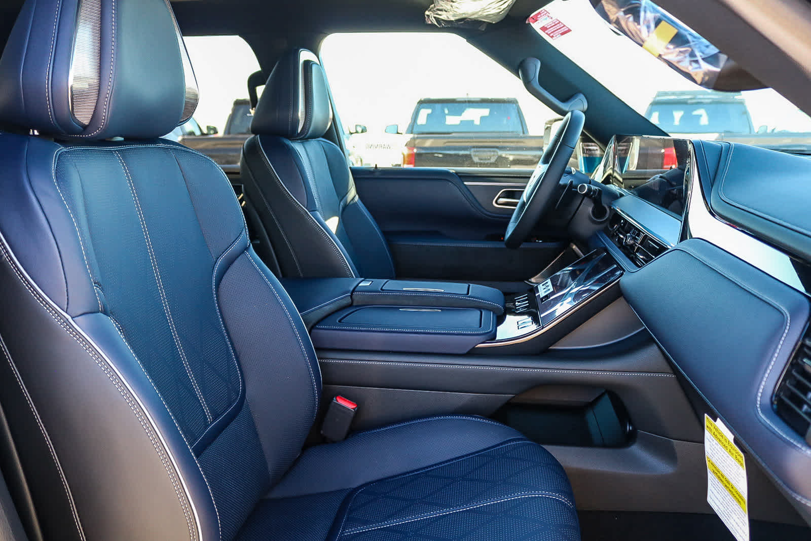 Thumbnail: 2026 INFINITI QX80 - 20