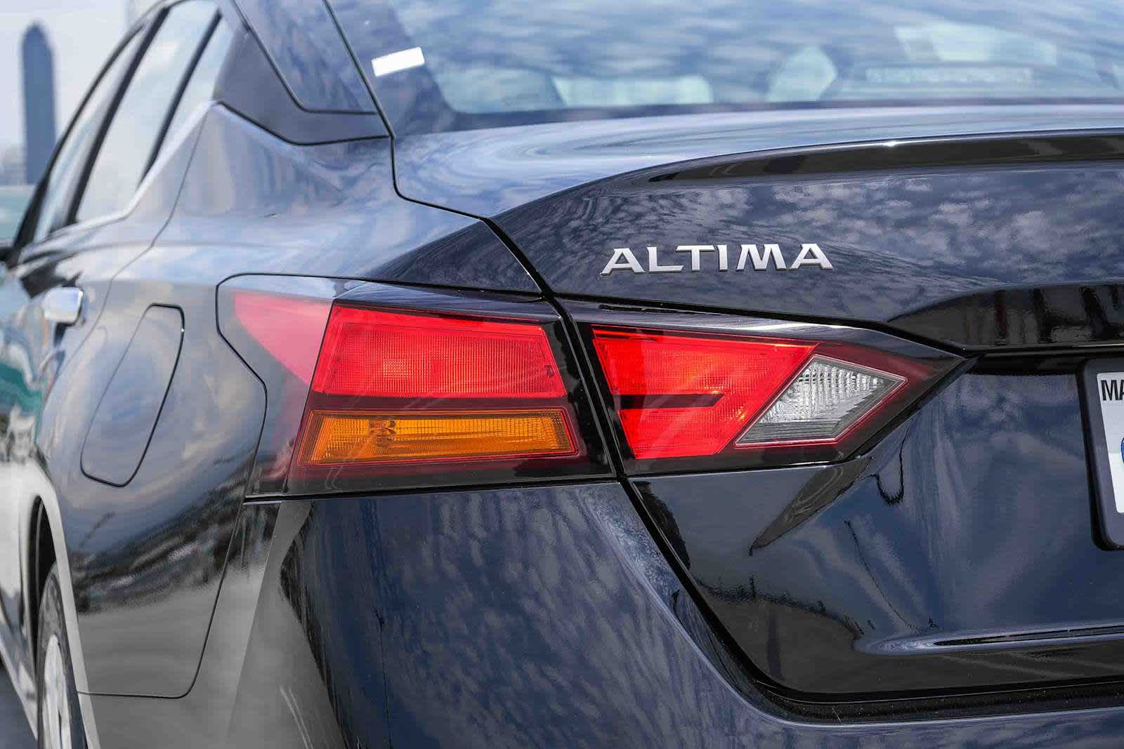 Thumbnail: 2025 Nissan Altima - 9