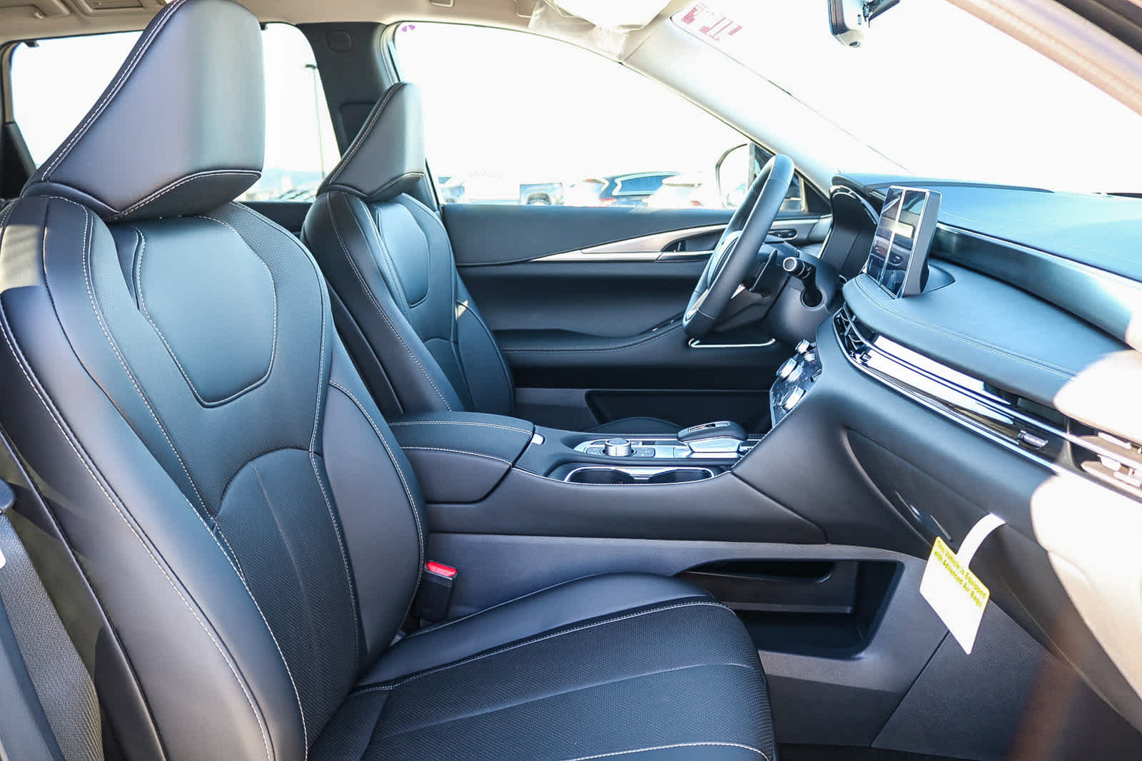 Thumbnail: 2026 INFINITI QX60 - 18