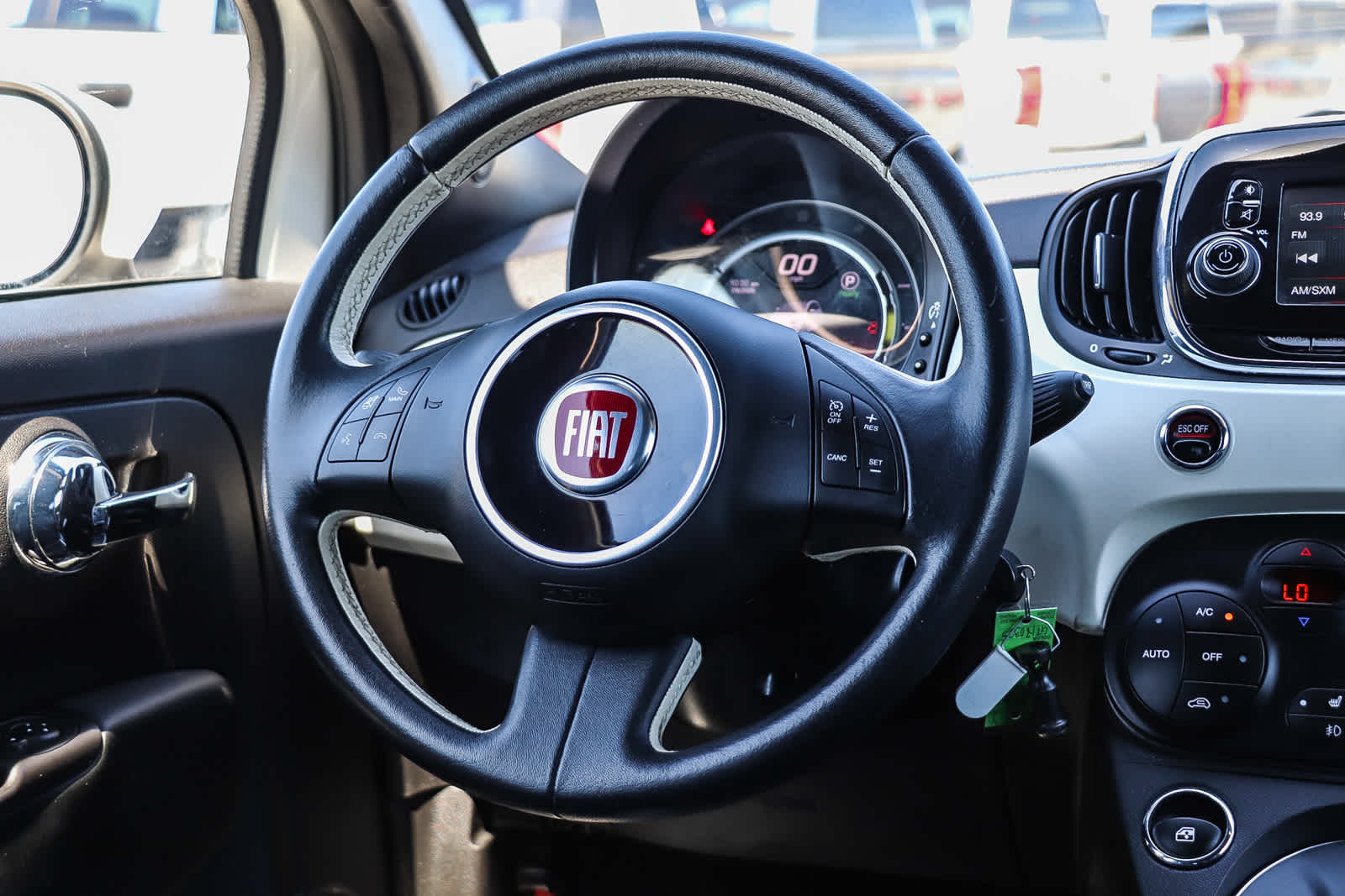 Thumbnail: 2016 Fiat 500e - 15