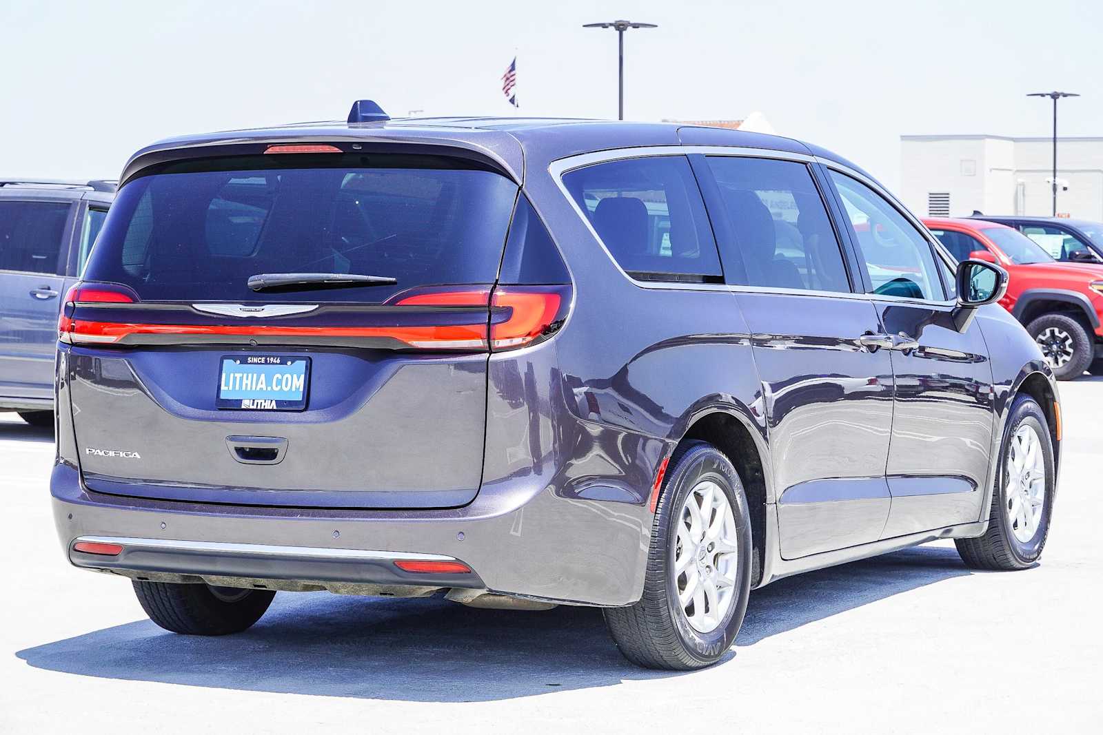 2023 Chrysler Pacifica Touring L 4