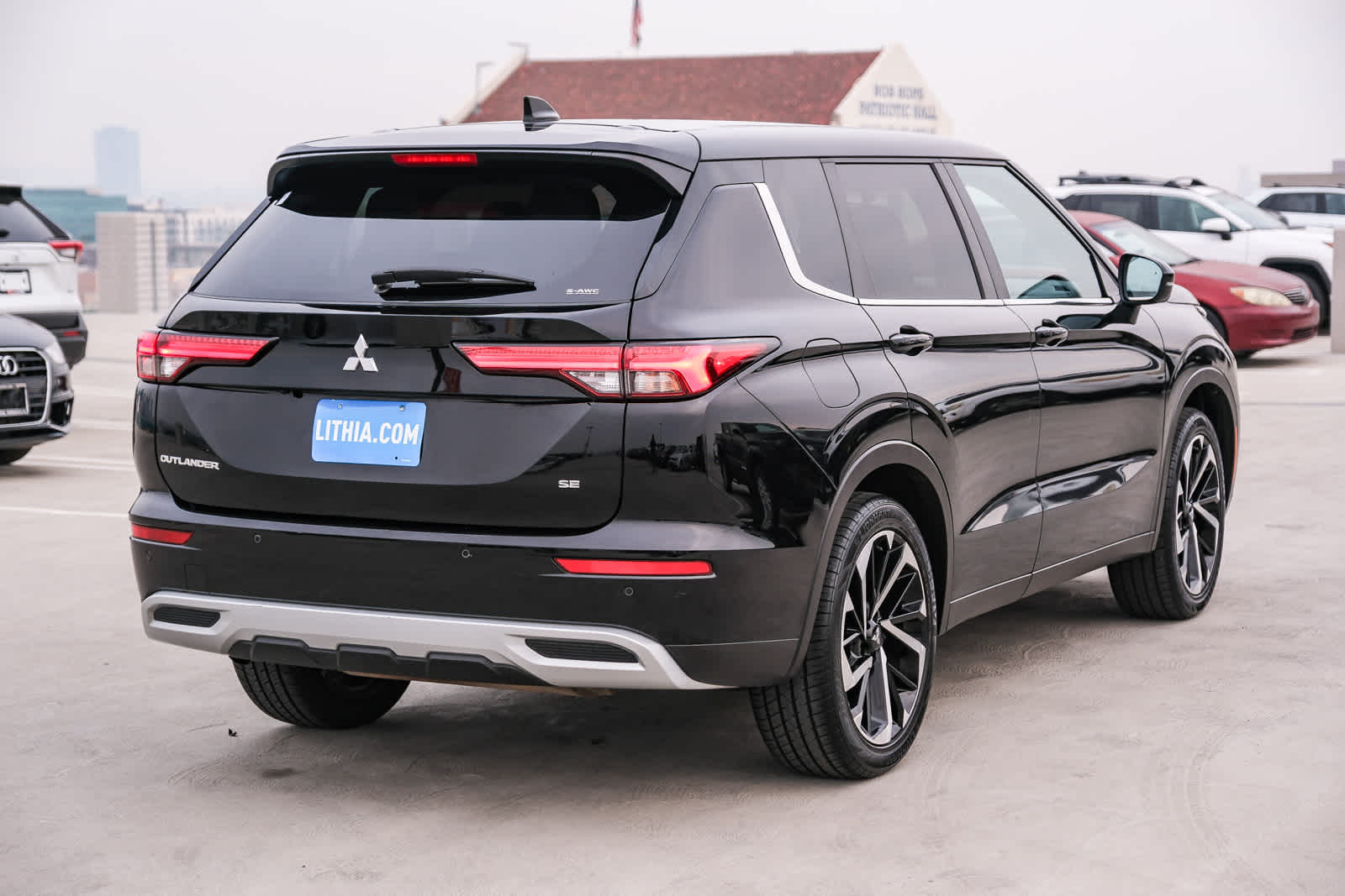 Thumbnail: 2024 Mitsubishi Outlander - 4