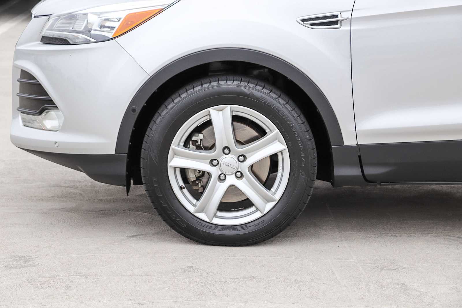 Thumbnail: 2013 Ford Escape - 12