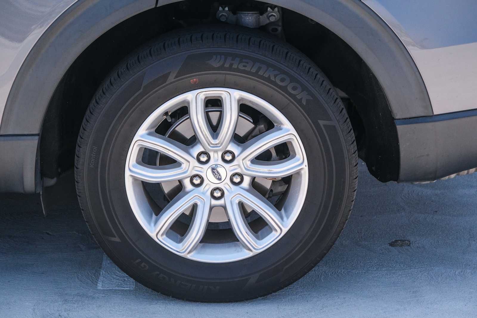 Thumbnail: 2021 Ford Explorer - 9