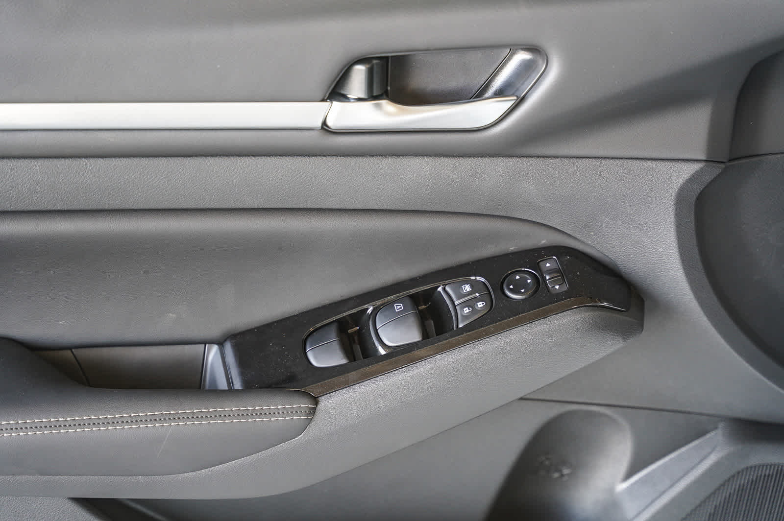 Thumbnail: 2025 Nissan Altima - 24