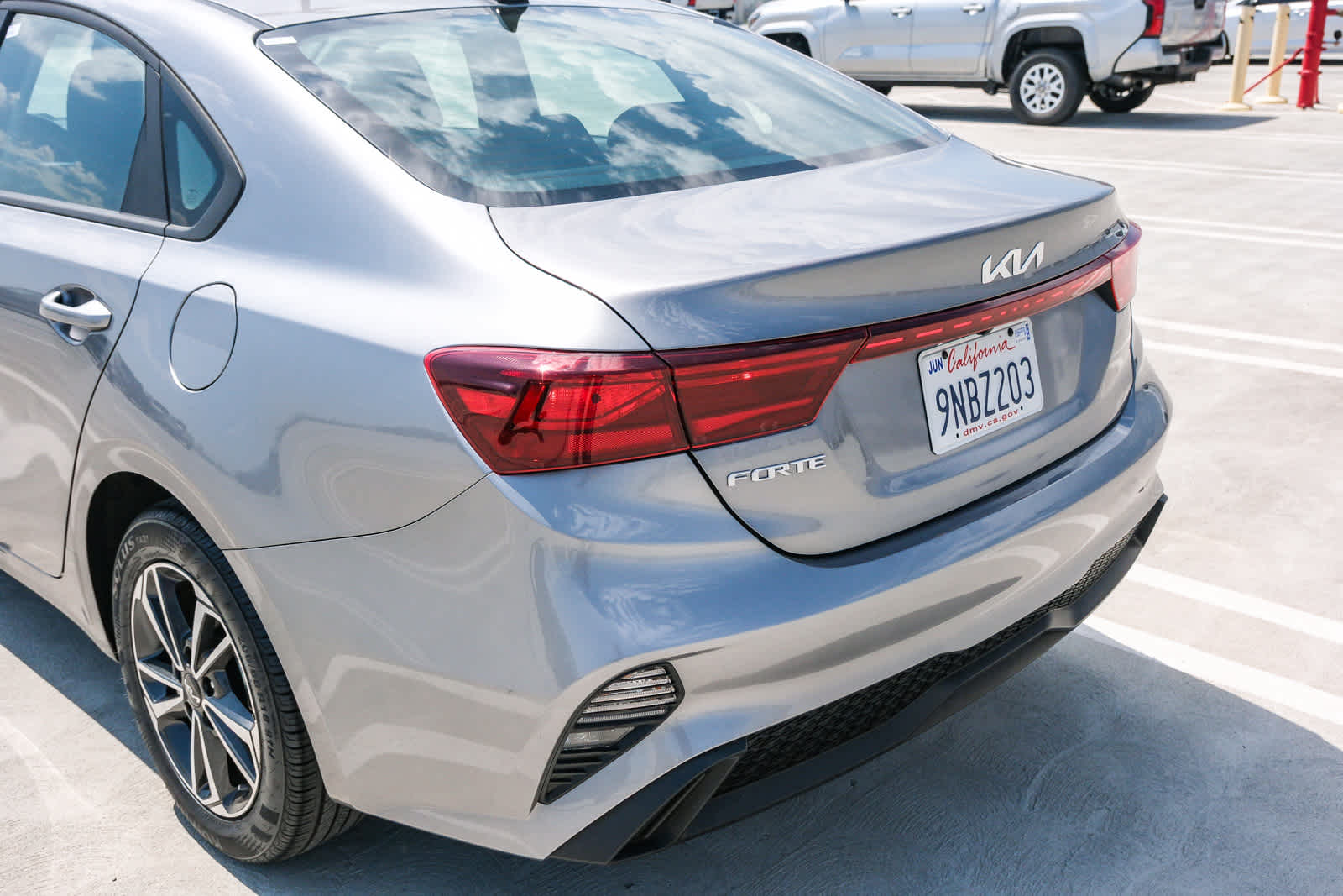 Thumbnail: 2024 Kia Forte - 8