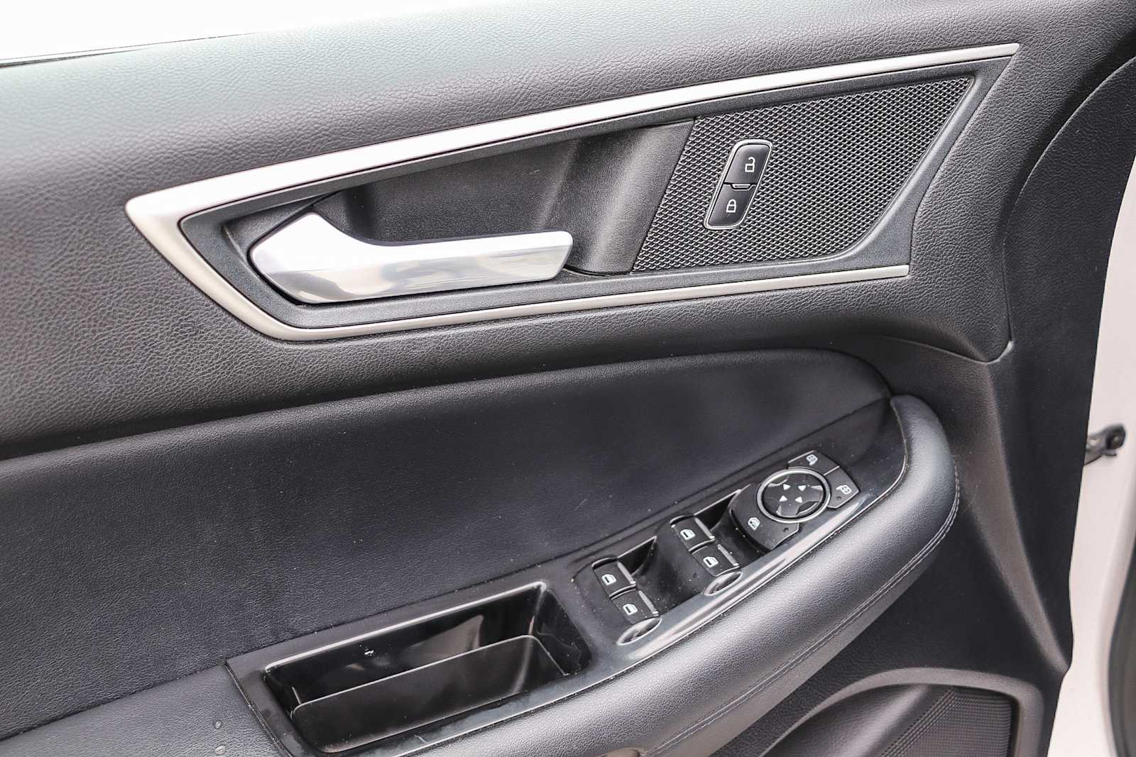 Thumbnail: 2019 Ford Edge - 21
